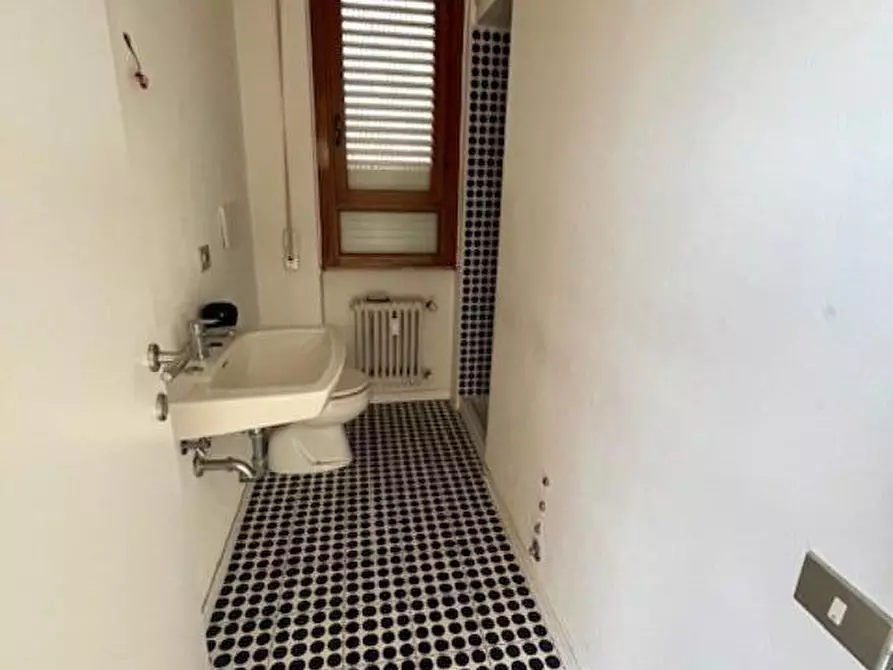 Immagine 12 di Mansarda in affitto  a Pontedera