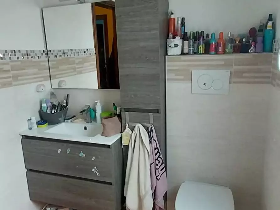 Immagine 17 di Appartamento in vendita  a Cascina