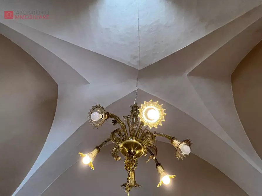 Immagine 5 di Palazzo in vendita  a Copertino