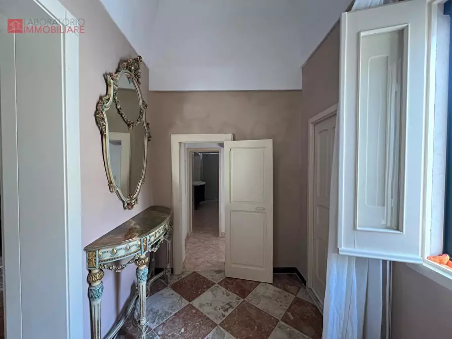 Immagine 36 di Palazzo in vendita  a Copertino