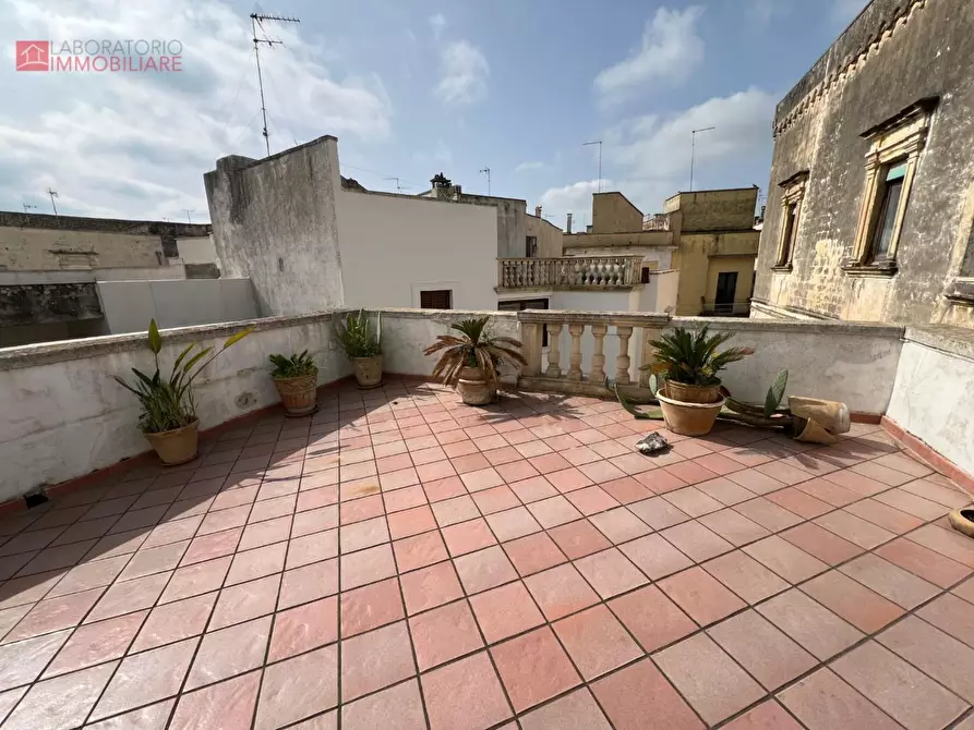 Immagine 13 di Palazzo in vendita  a Copertino