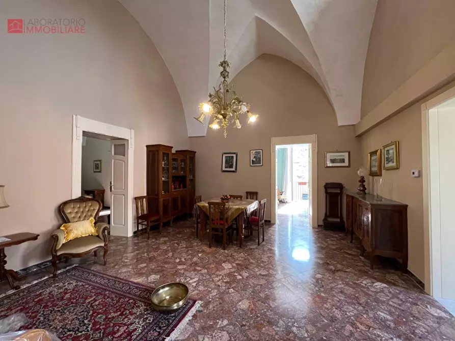 Immagine 11 di Palazzo in vendita  a Copertino