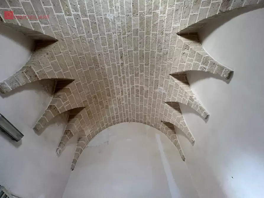 Immagine 16 di Palazzo in vendita  a Copertino