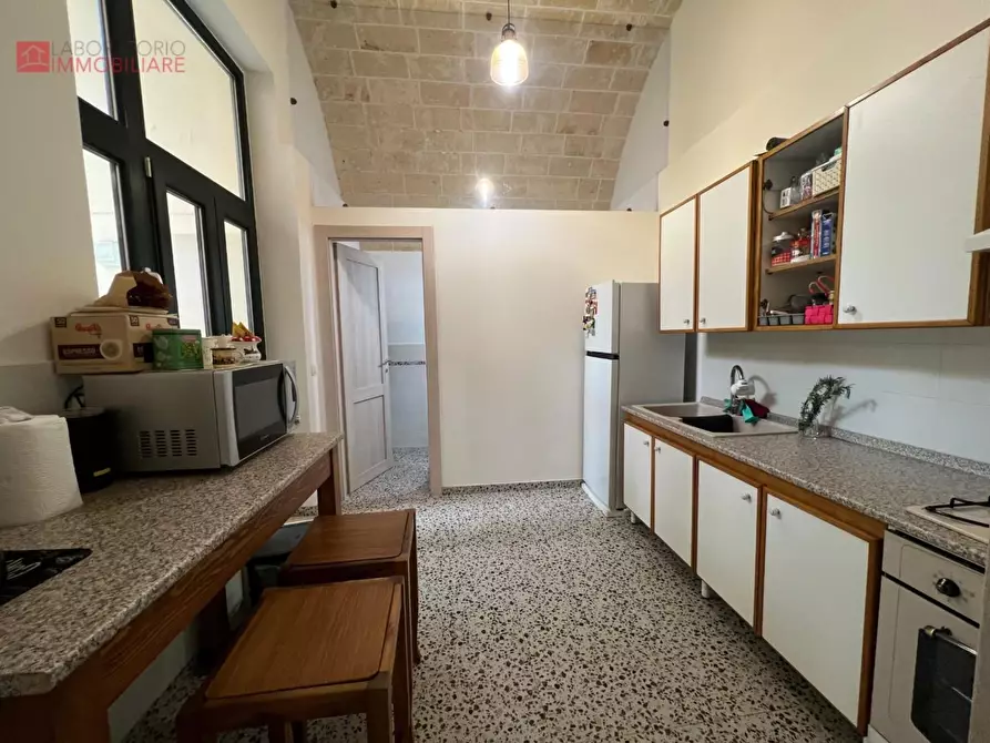 Immagine 39 di Palazzo in vendita  a Copertino