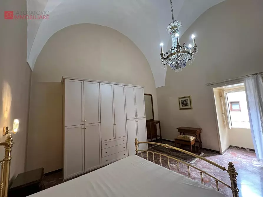 Immagine 38 di Palazzo in vendita  a Copertino