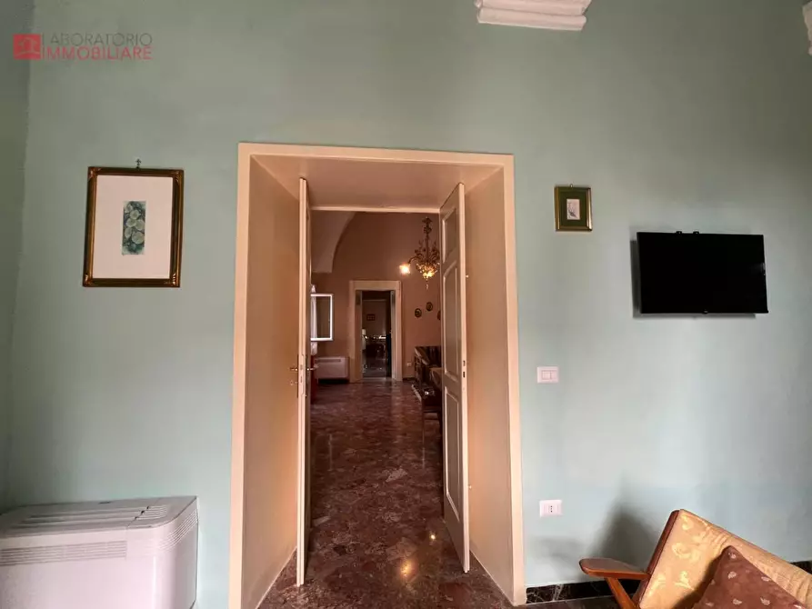 Immagine 18 di Palazzo in vendita  a Copertino