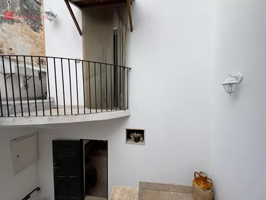 Immagine 47 di Palazzo in vendita  a Copertino