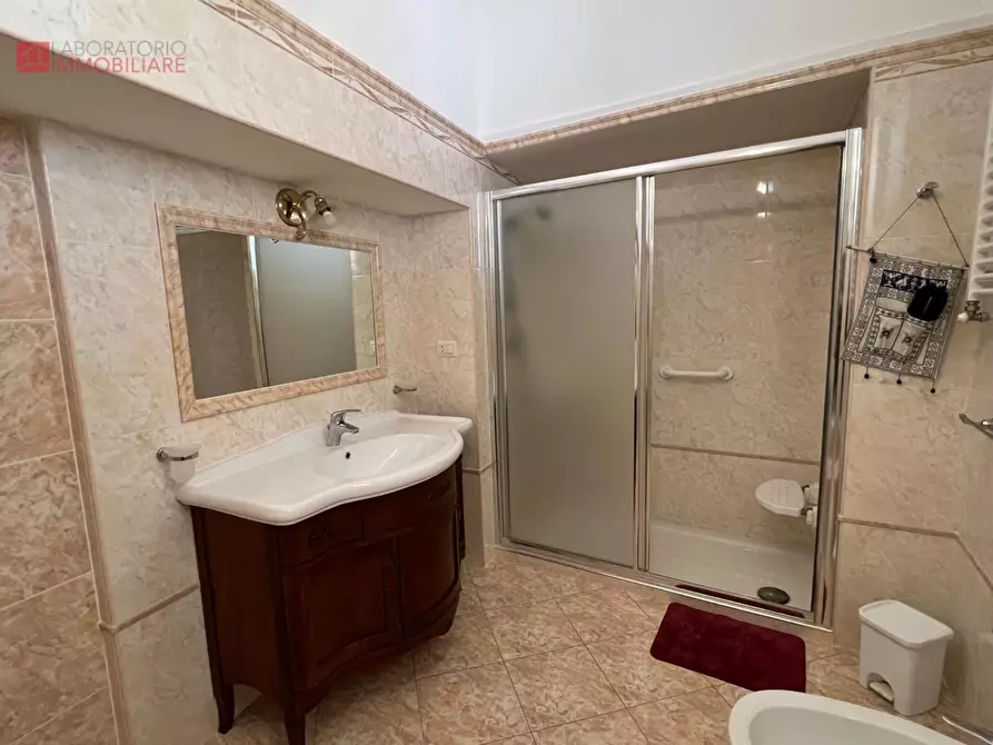 Immagine 26 di Palazzo in vendita  a Copertino