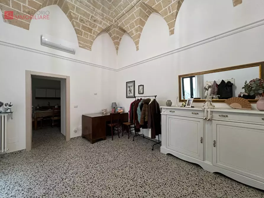 Immagine 35 di Palazzo in vendita  a Copertino