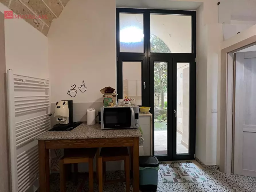 Immagine 21 di Palazzo in vendita  a Copertino