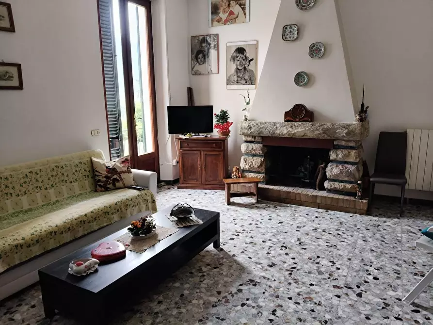 Immagine 4 di Appartamento in vendita  a Seravezza