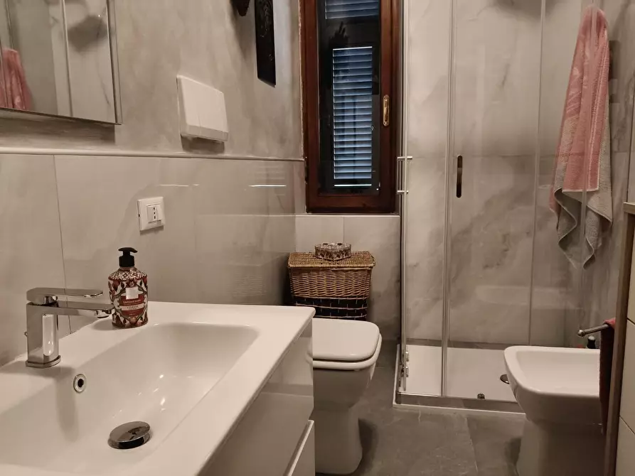 Immagine 11 di Appartamento in vendita  a Seravezza