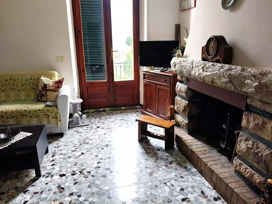 Immagine 2 di Appartamento in vendita  a Seravezza