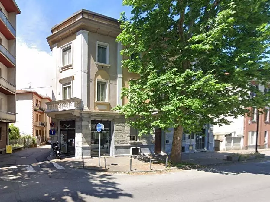 Immagine 1 di Negozio in vendita  a Voghera