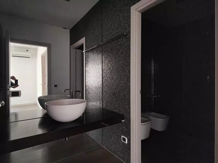 Immagine 8 di Capannone industriale in affitto  a Santa Croce Sull'arno