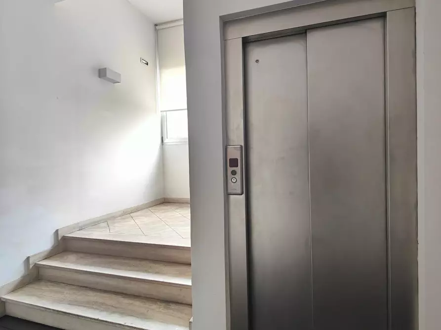 Immagine 17 di Capannone industriale in affitto  a Santa Croce Sull'arno