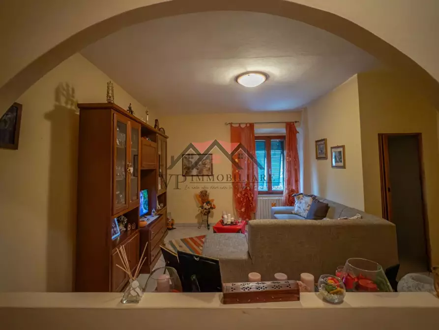 Immagine 2 di Appartamento in vendita  a Pomarance