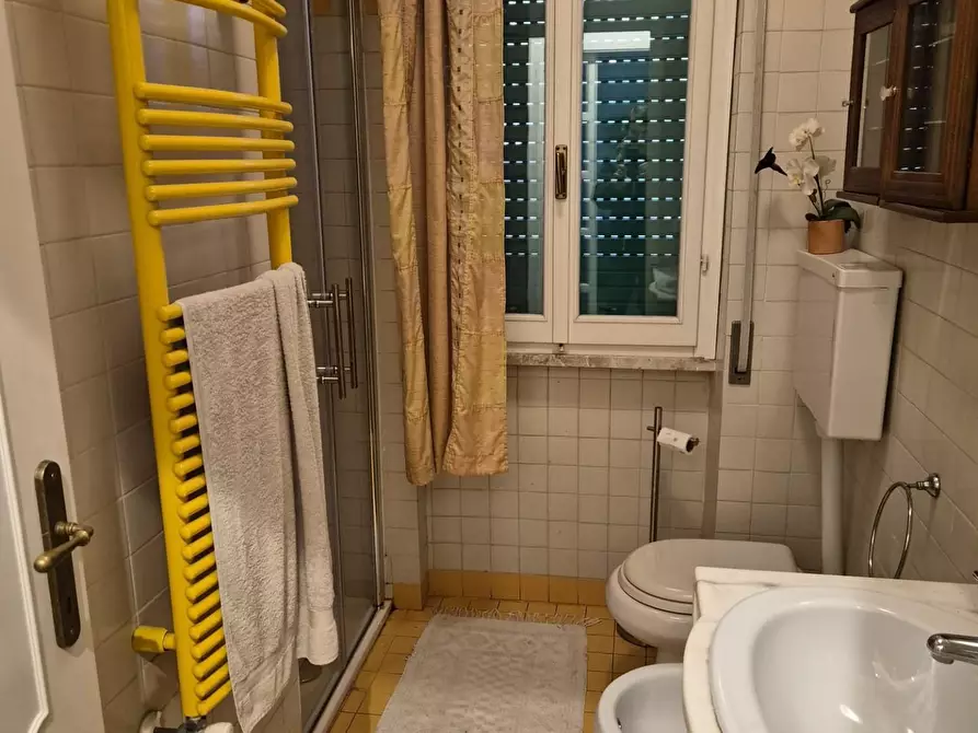 Immagine 10 di Appartamento in affitto  a Massa