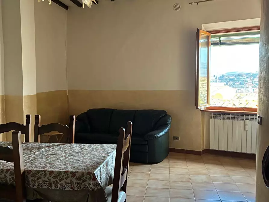 Immagine 4 di Appartamento in vendita  a Poggibonsi