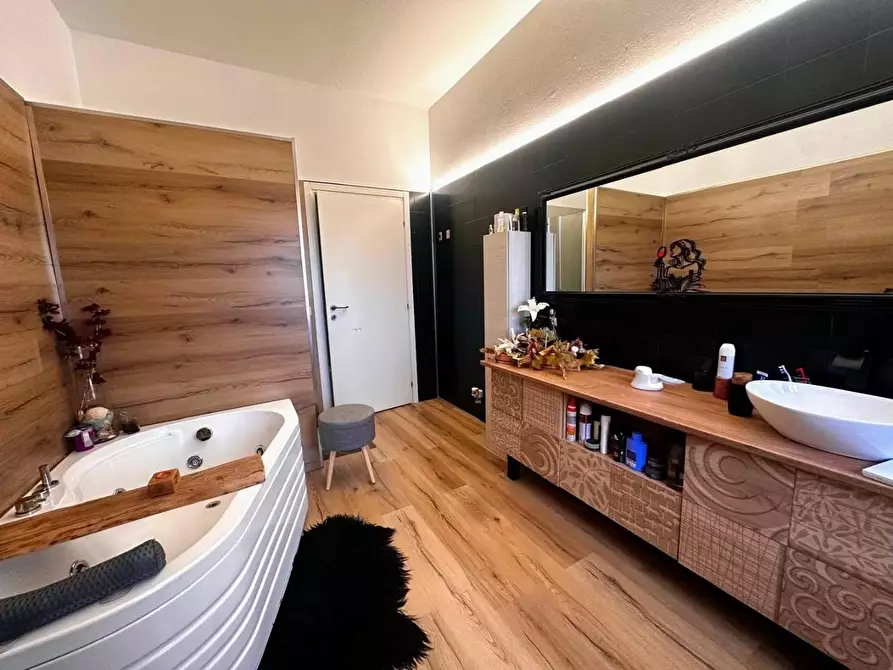 Immagine 8 di Appartamento in vendita  a Coreglia Antelminelli