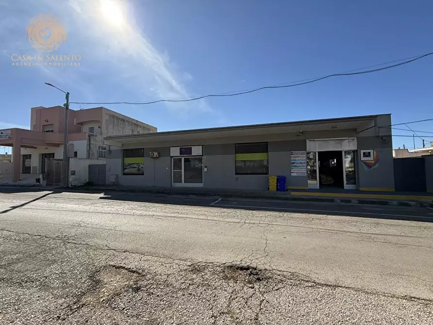 Immagine 9 di Laboratorio in vendita  a Alessano