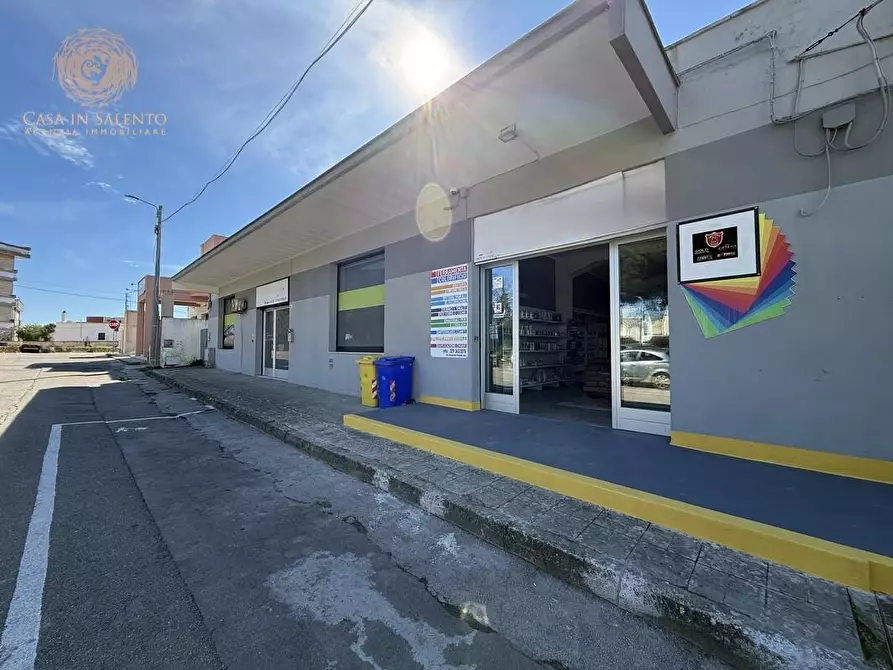 Immagine 8 di Laboratorio in vendita  a Alessano