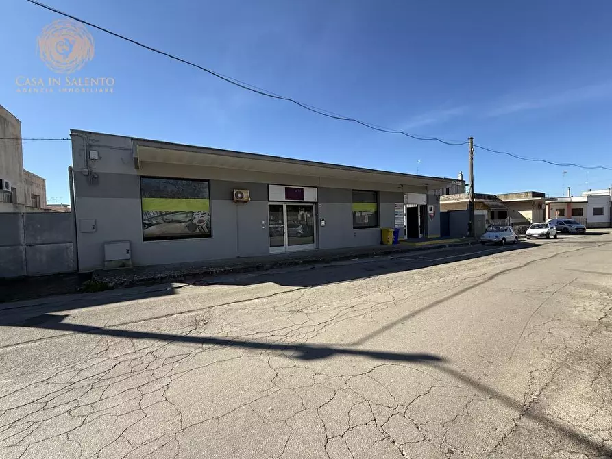 Immagine 10 di Laboratorio in vendita  a Alessano