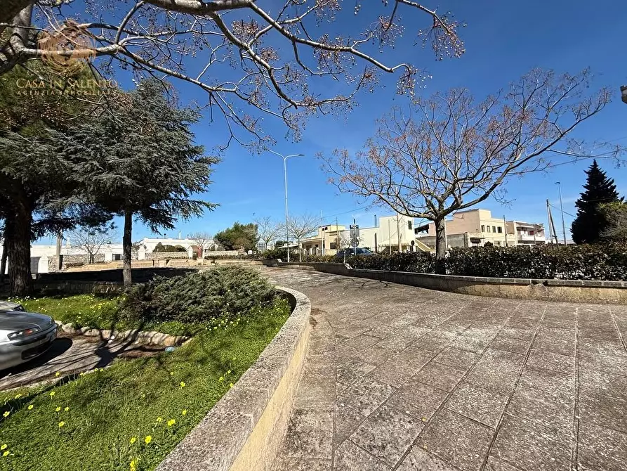 Immagine 12 di Laboratorio in vendita  a Alessano