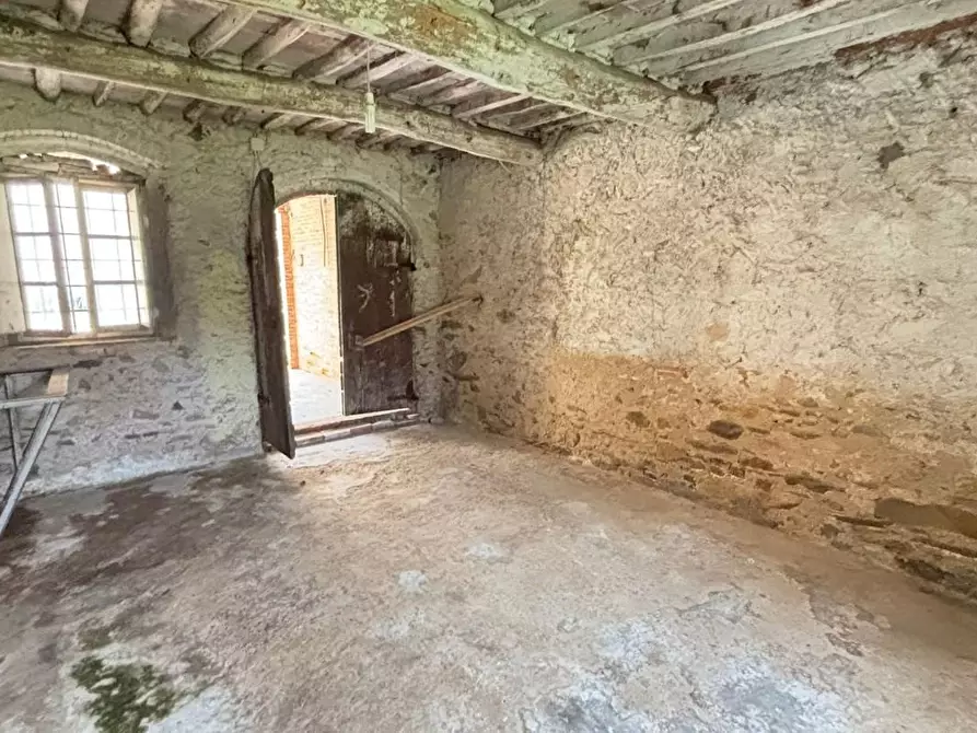 Immagine 14 di Deposito in vendita  a Capannori