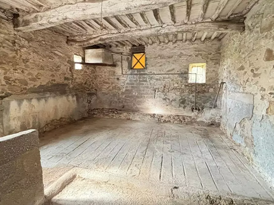 Immagine 18 di Deposito in vendita  a Capannori