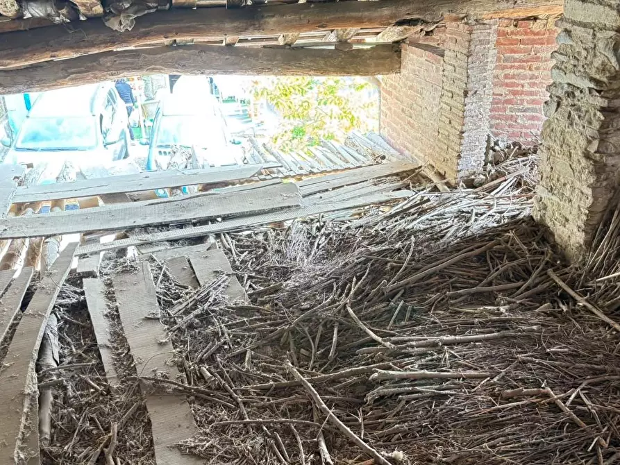 Immagine 16 di Deposito in vendita  a Capannori