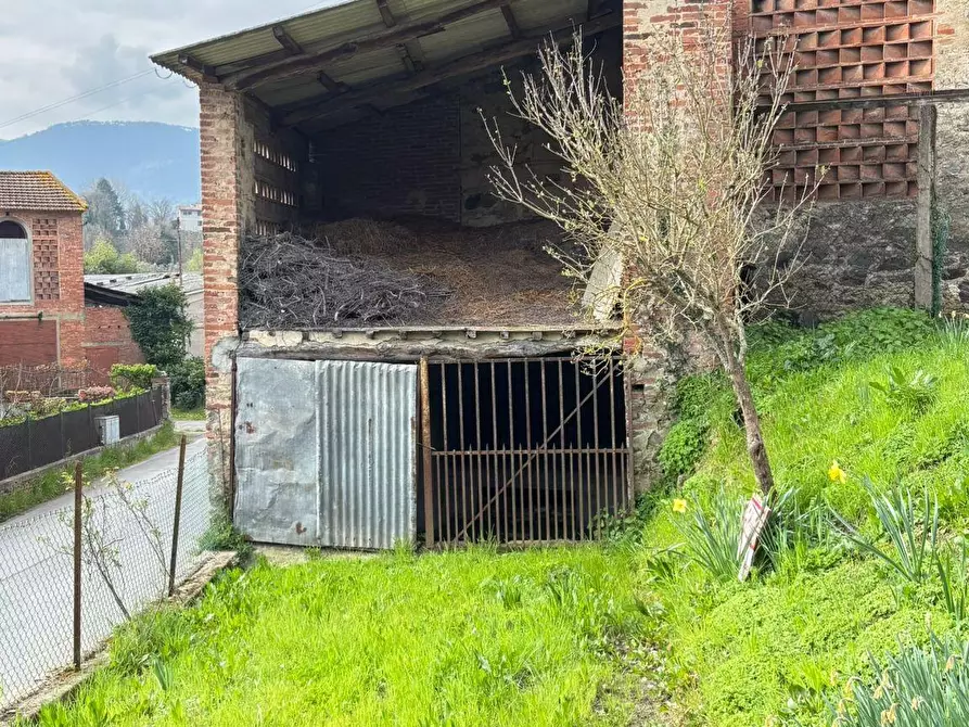 Immagine 21 di Deposito in vendita  a Capannori