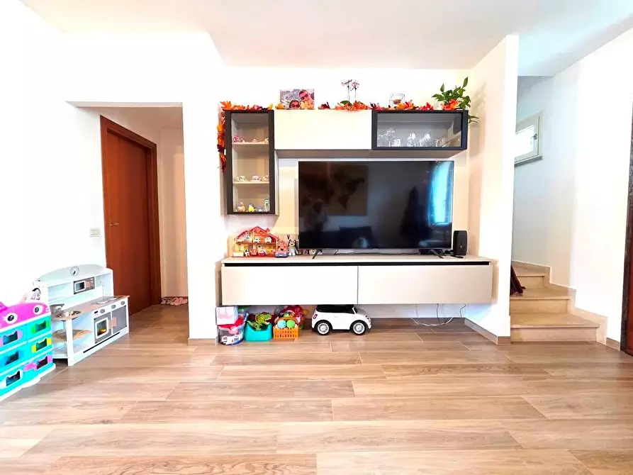 Immagine 5 di Villetta a schiera in vendita  a Lucca