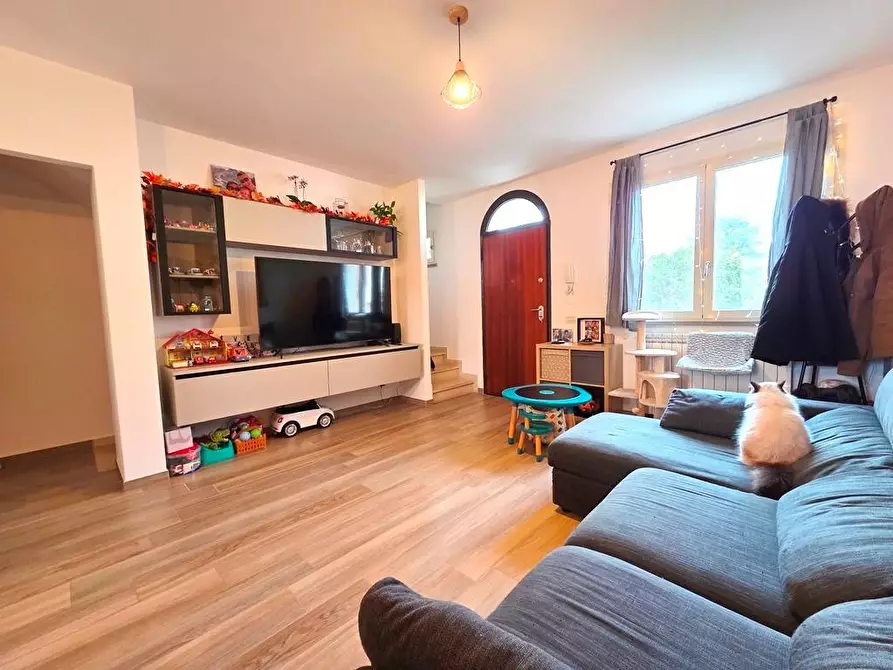 Immagine 3 di Villetta a schiera in vendita  a Lucca