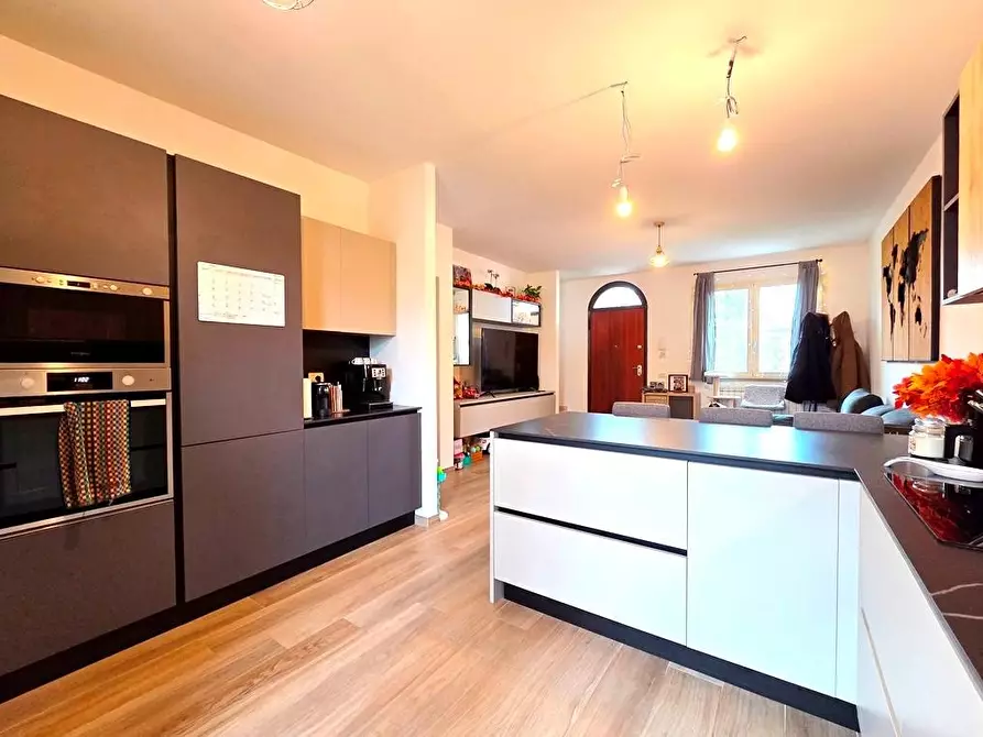 Immagine 9 di Villetta a schiera in vendita  a Lucca