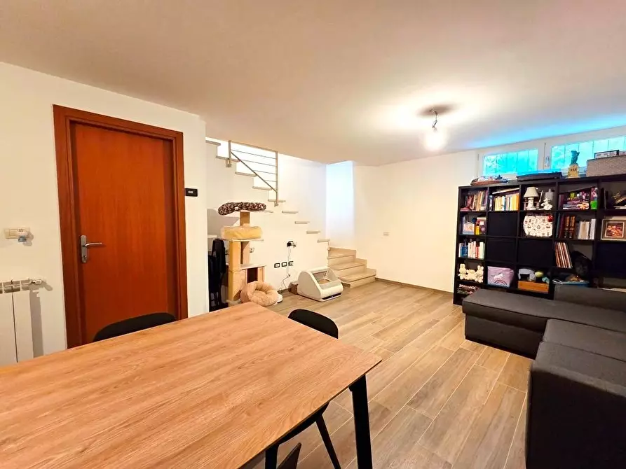 Immagine 17 di Villetta a schiera in vendita  a Lucca