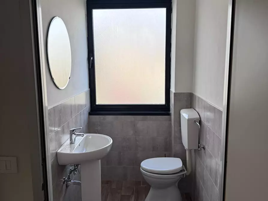 Immagine 6 di Ufficio in affitto  a Vinci