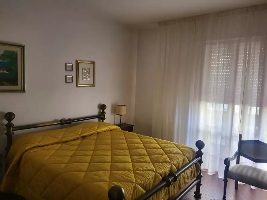 Immagine 11 di Appartamento in vendita  a Carrara