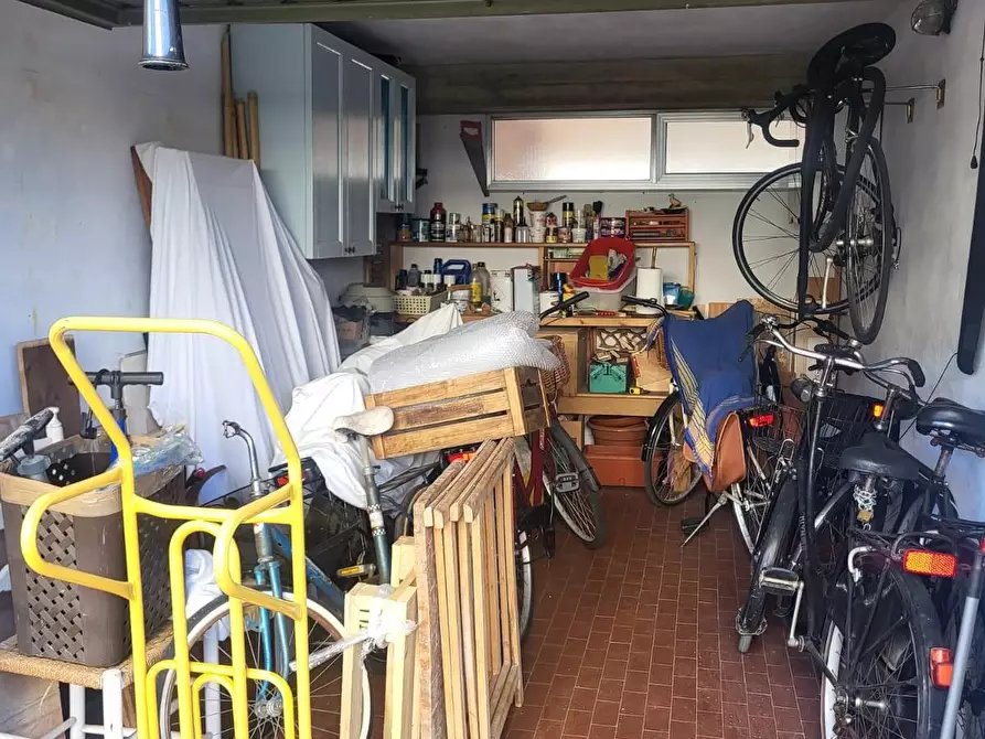 Immagine 36 di Appartamento in vendita  a Carrara