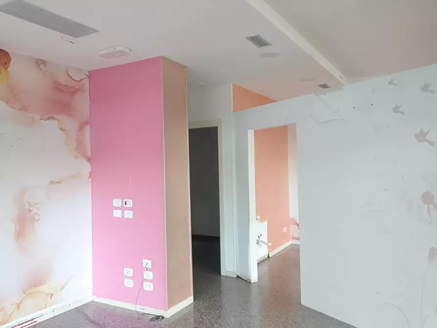 Immagine 3 di Locale commerciale in affitto  a Empoli