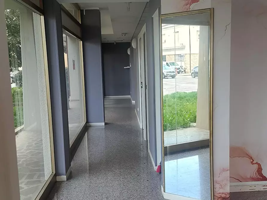 Immagine 4 di Locale commerciale in affitto  a Empoli