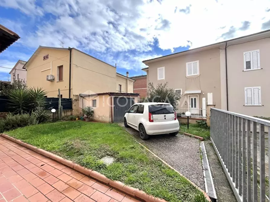 Immagine 1 di Appartamento in vendita  a Pontedera