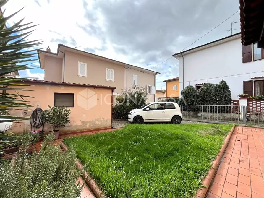 Immagine 20 di Appartamento in vendita  a Pontedera