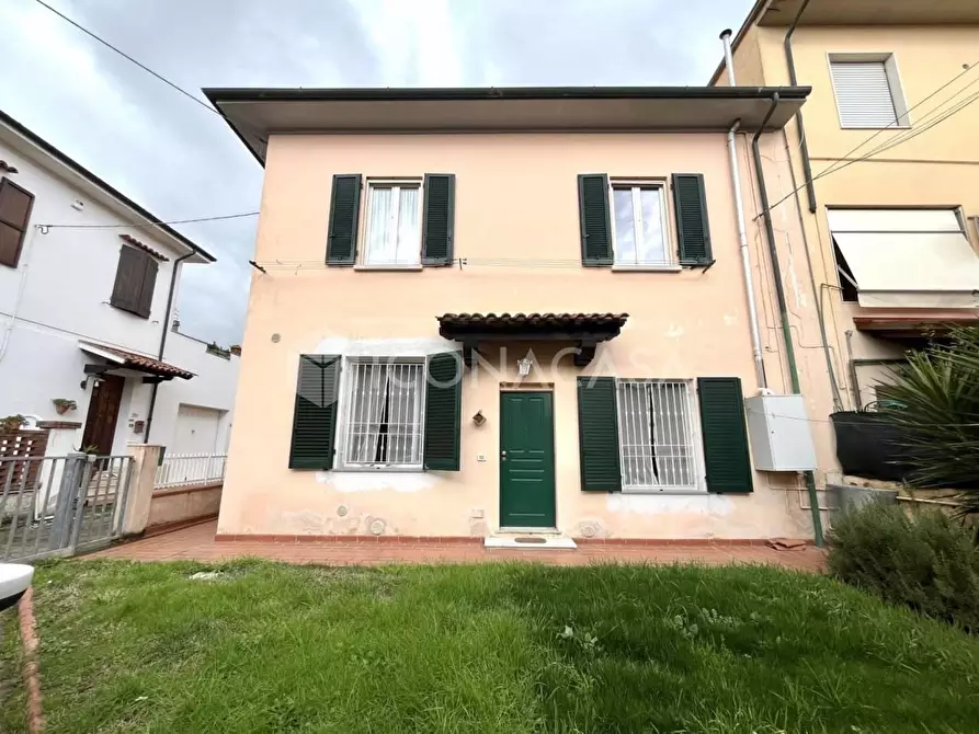 Immagine 18 di Appartamento in vendita  a Pontedera