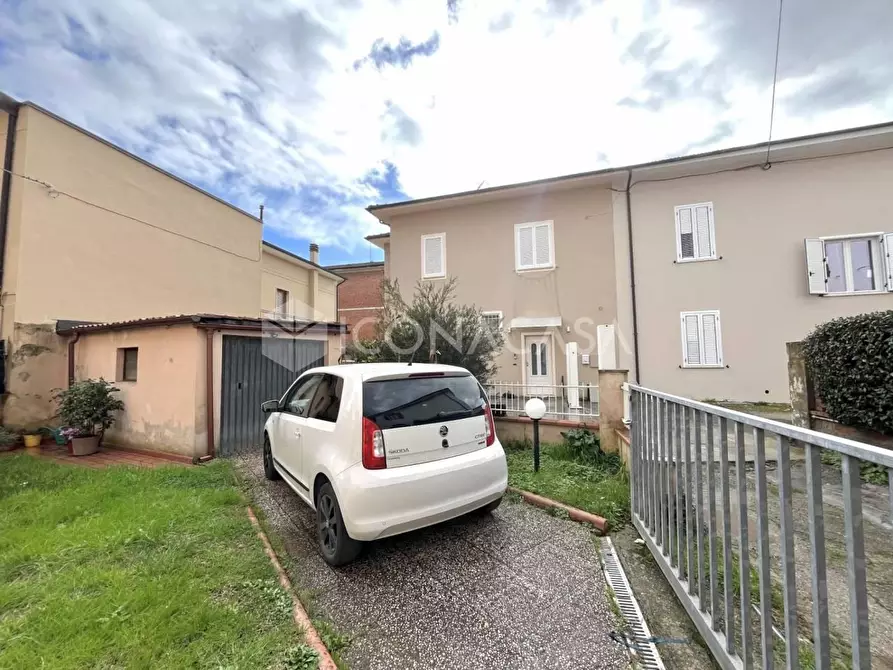 Immagine 19 di Appartamento in vendita  a Pontedera