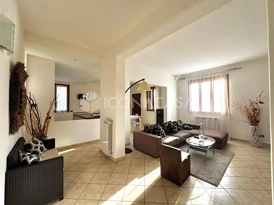 Immagine 23 di Appartamento in vendita  a Santa Maria A Monte