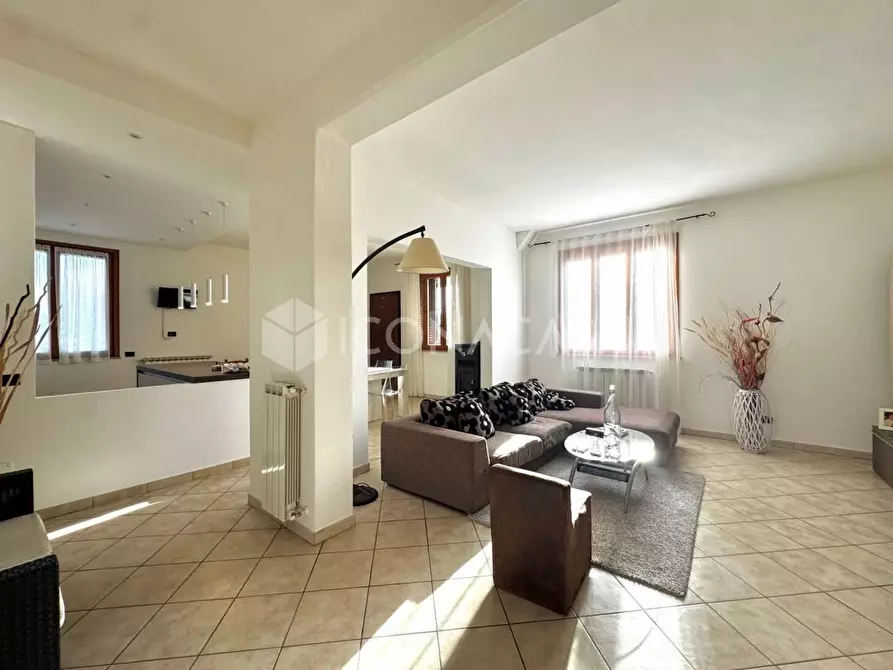 Immagine 28 di Appartamento in vendita  a Santa Maria A Monte