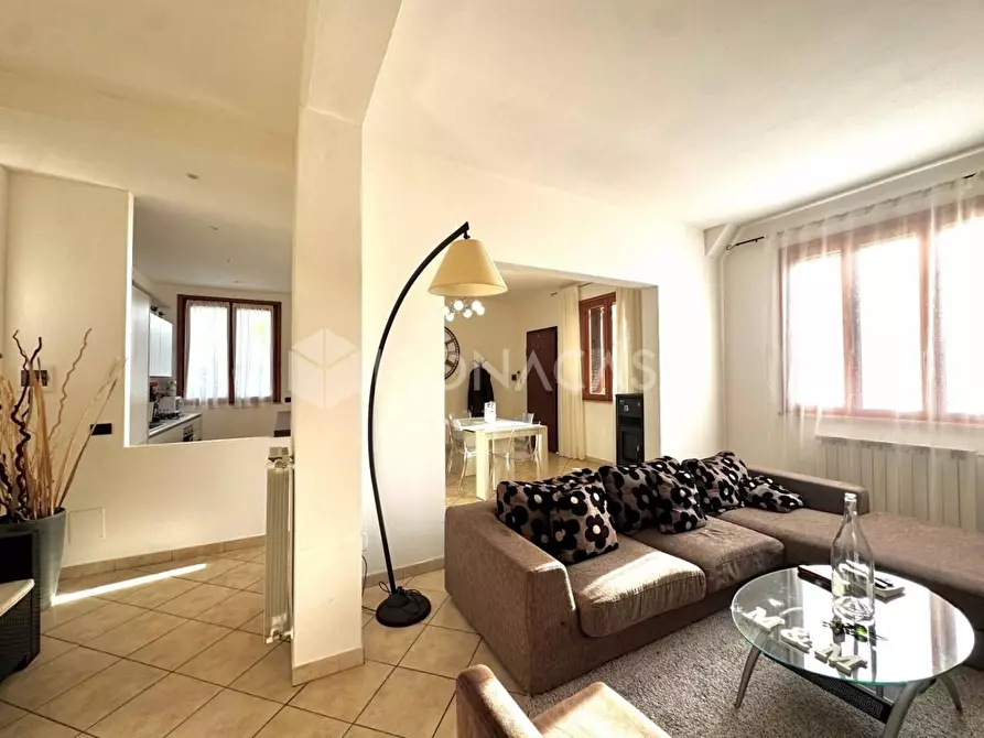 Immagine 22 di Appartamento in vendita  a Santa Maria A Monte