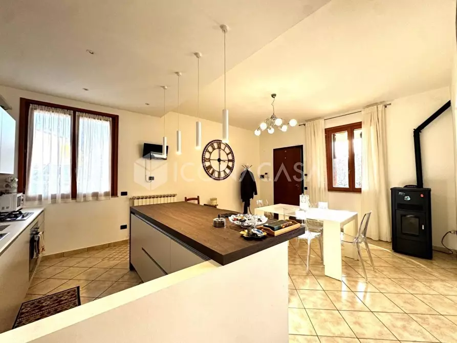 Immagine 19 di Appartamento in vendita  a Santa Maria A Monte