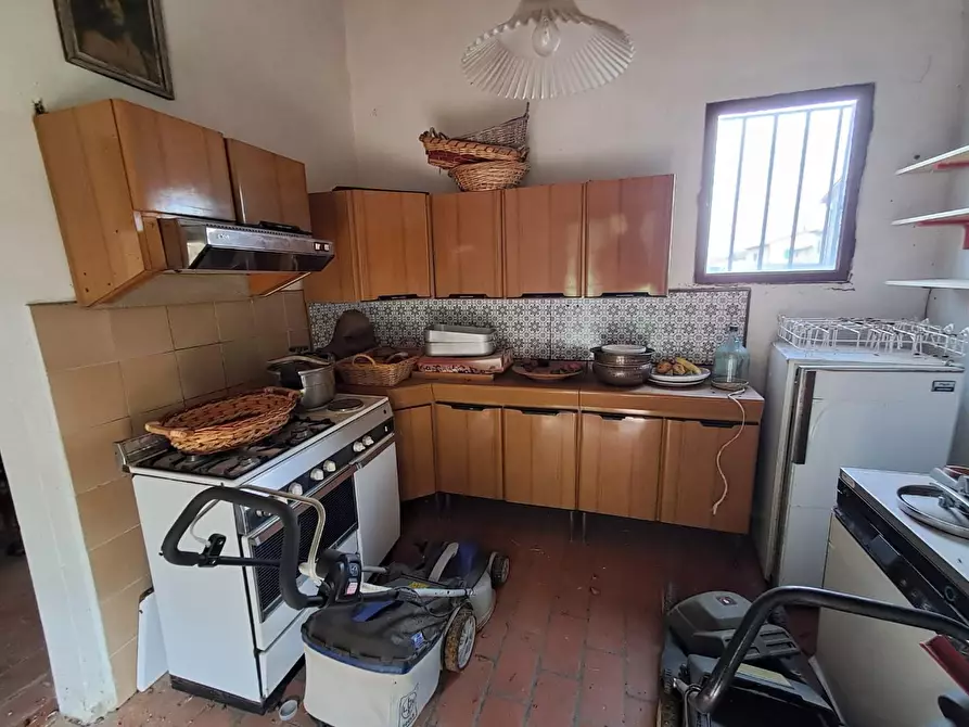 Immagine 31 di Villa in vendita  a Buti